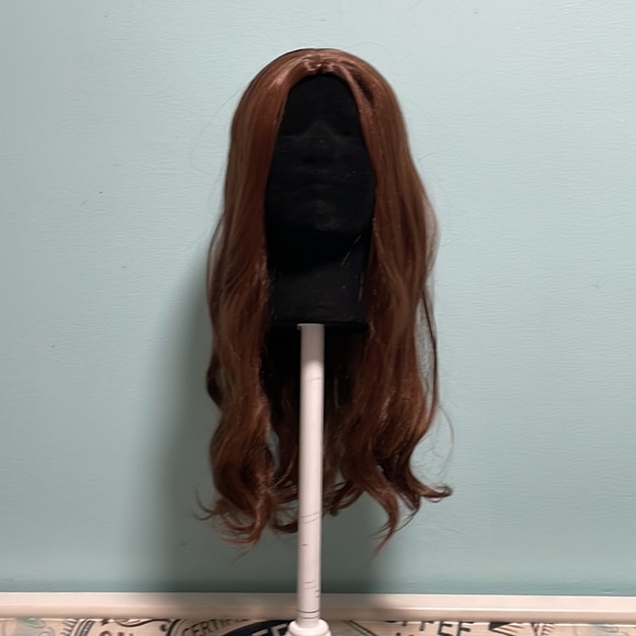 Auburn synthetic 20” wig - Picture 2 of 7